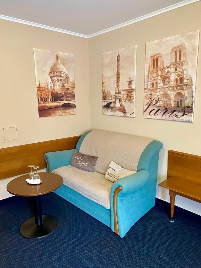Zamecky Hotel Zlaty Orel Hranice  Zewnętrze zdjęcie