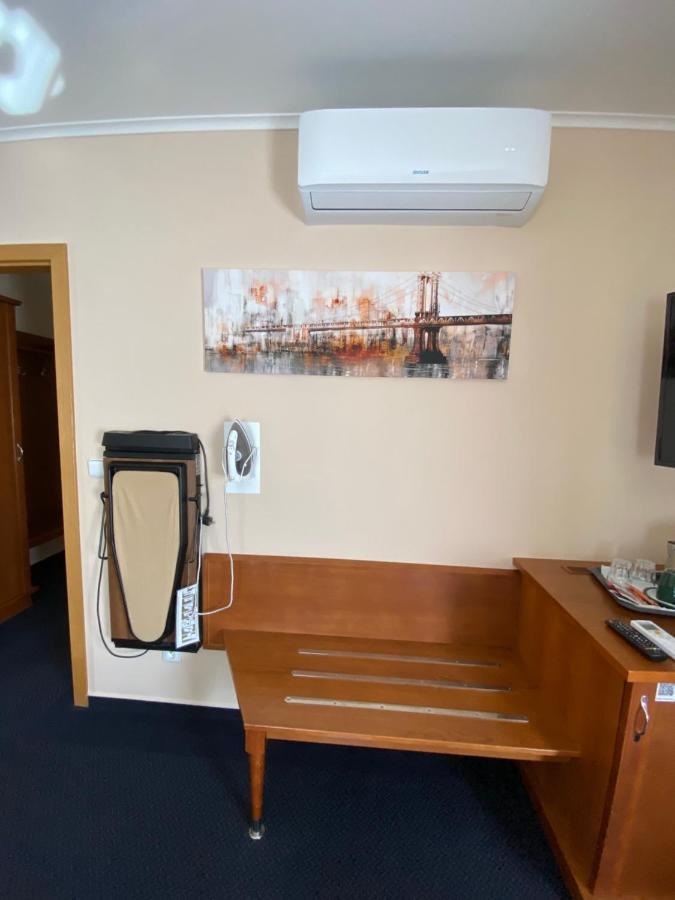 Zamecky Hotel Zlaty Orel Hranice  Zewnętrze zdjęcie