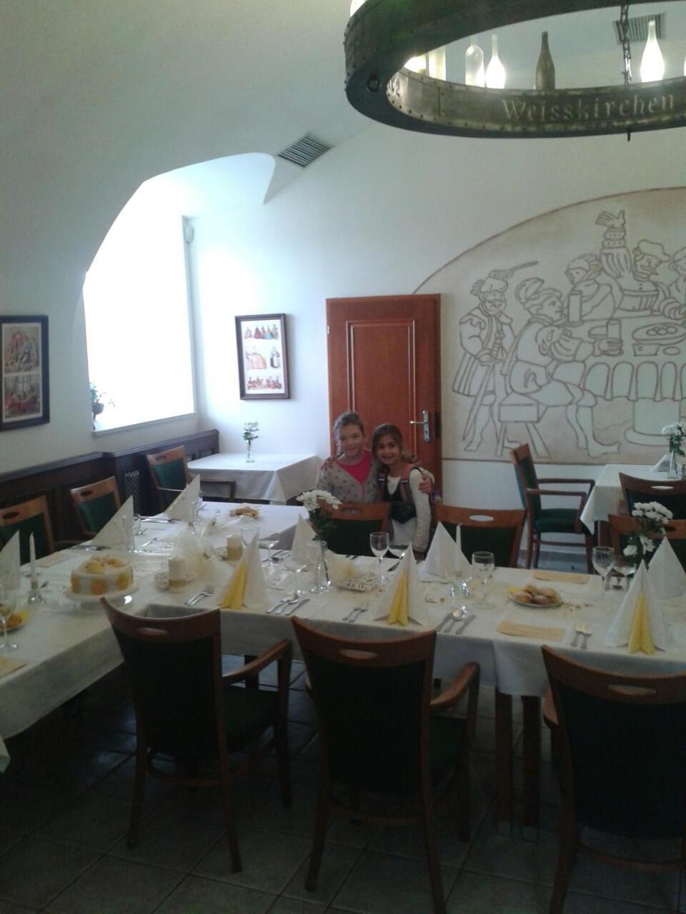 Zamecky Hotel Zlaty Orel Hranice  Zewnętrze zdjęcie